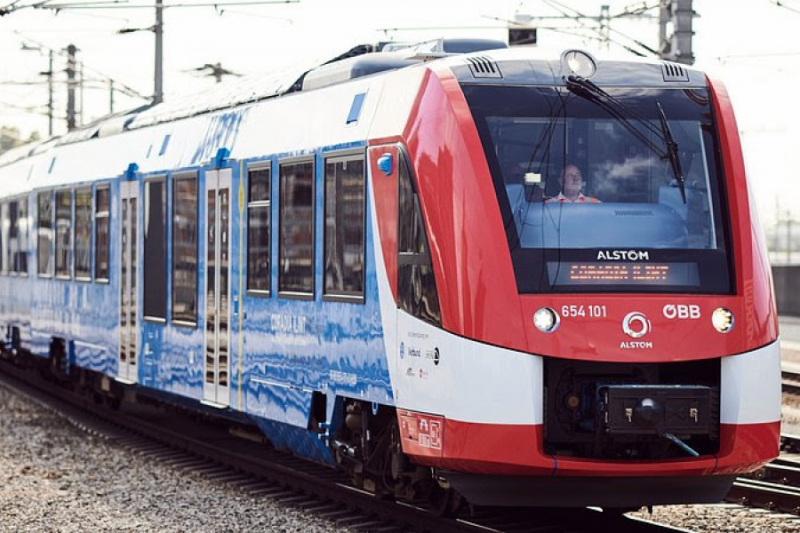 Pociąg wodorowy Alstom rozpoczyna regularną obsługę pasażerską w Austrii