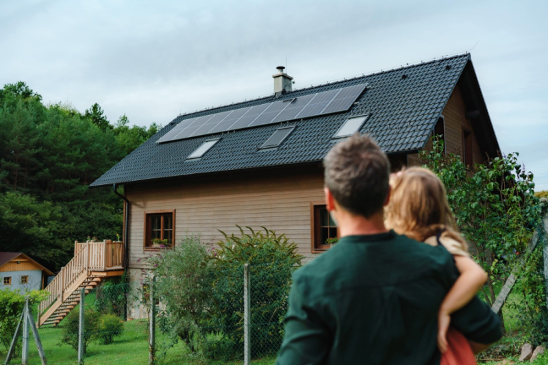 Jak wykorzystać pełny potencjał paneli słonecznych w domu?